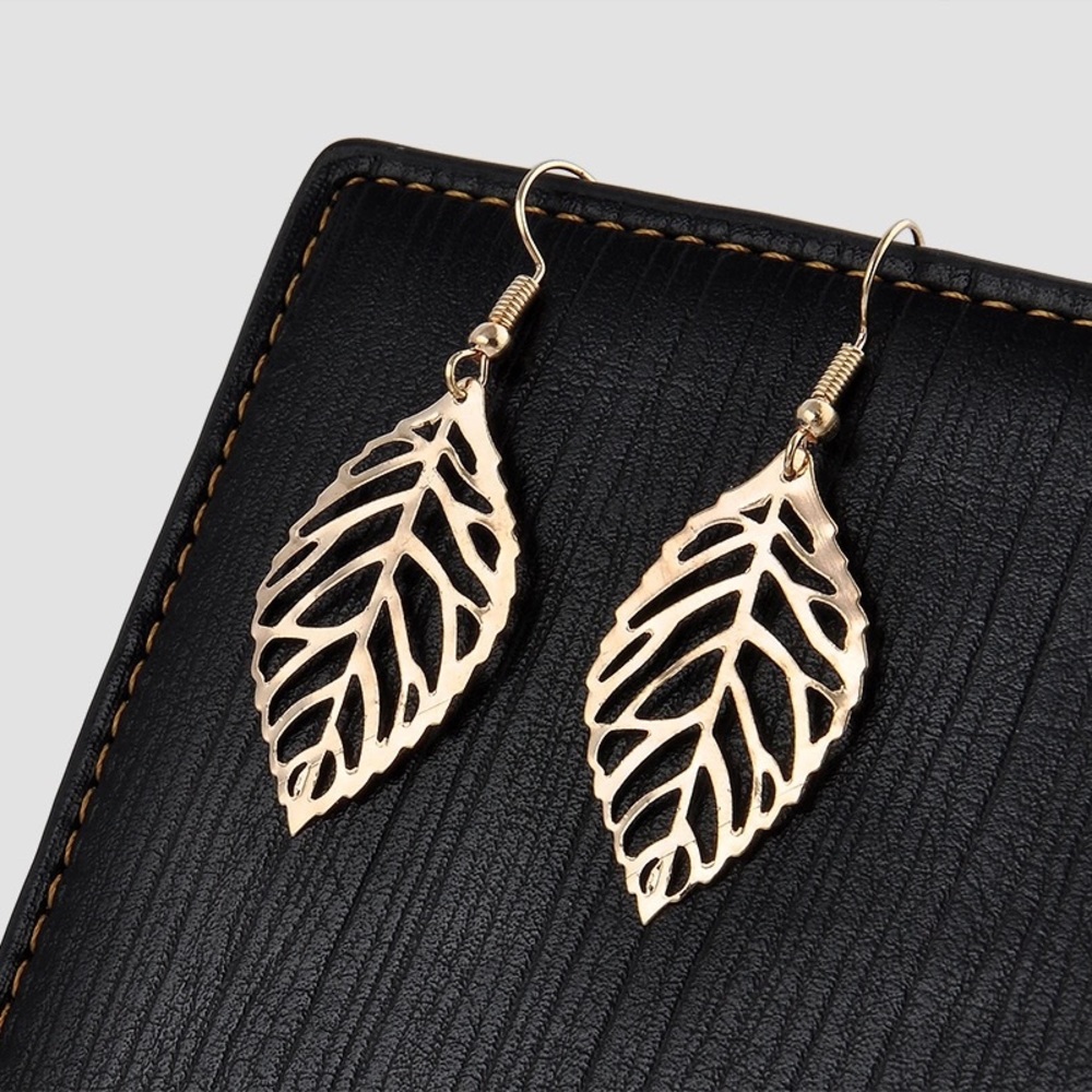 Leaf earrings