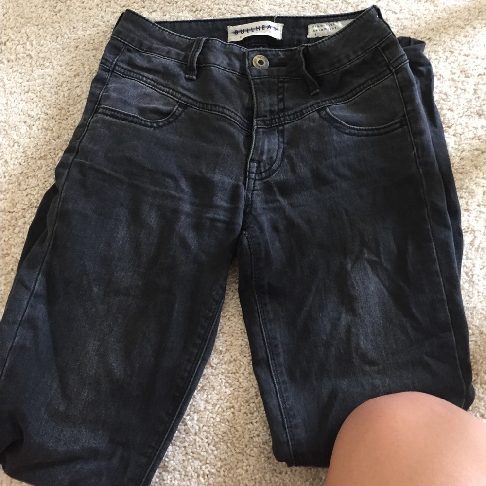 Bullhead high rise Charcoal jeans :)