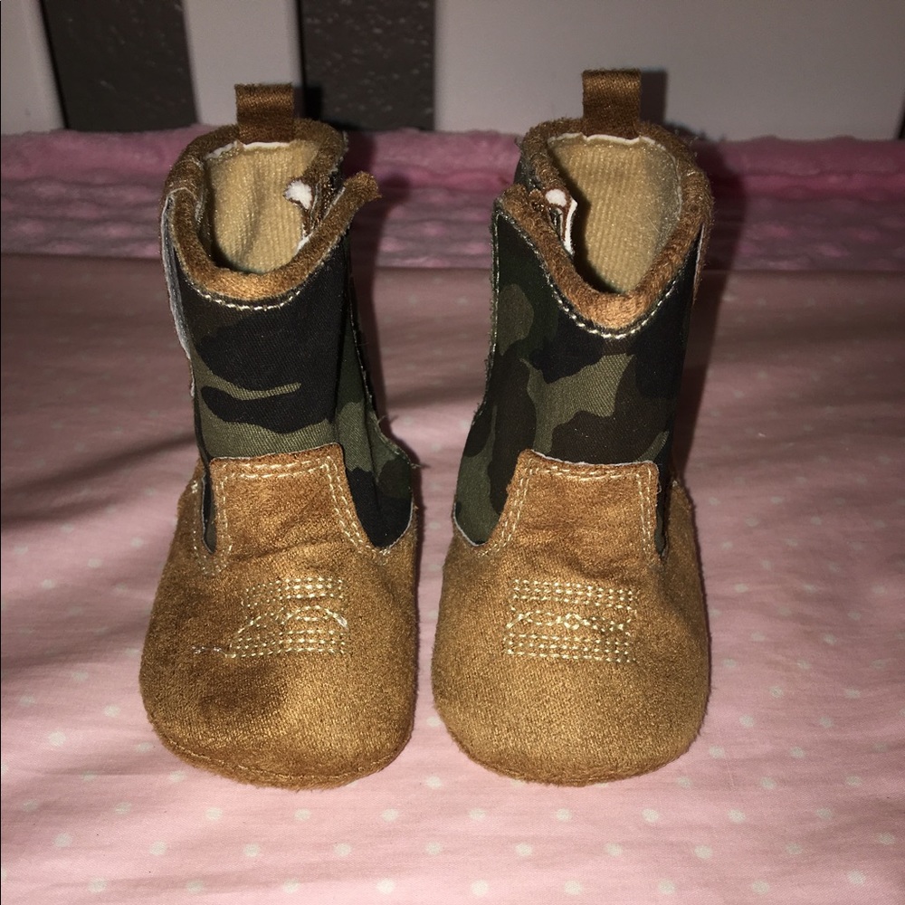 Camo infant booties