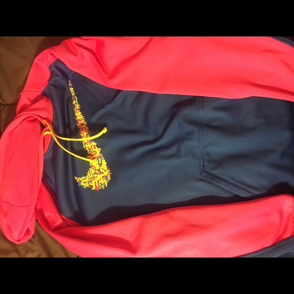 Nike women's hoodie.   LIMITED TIME