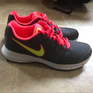 Women's Nike Downshifter 6 Running Shoes