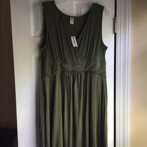 NWT Old Navy Maternity | Crossover dress