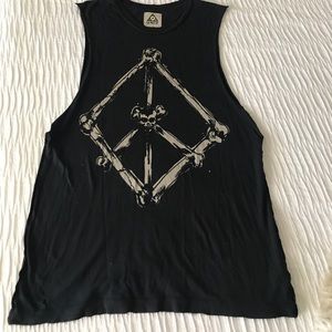 UNIF Slight Distressed Muscle Tee