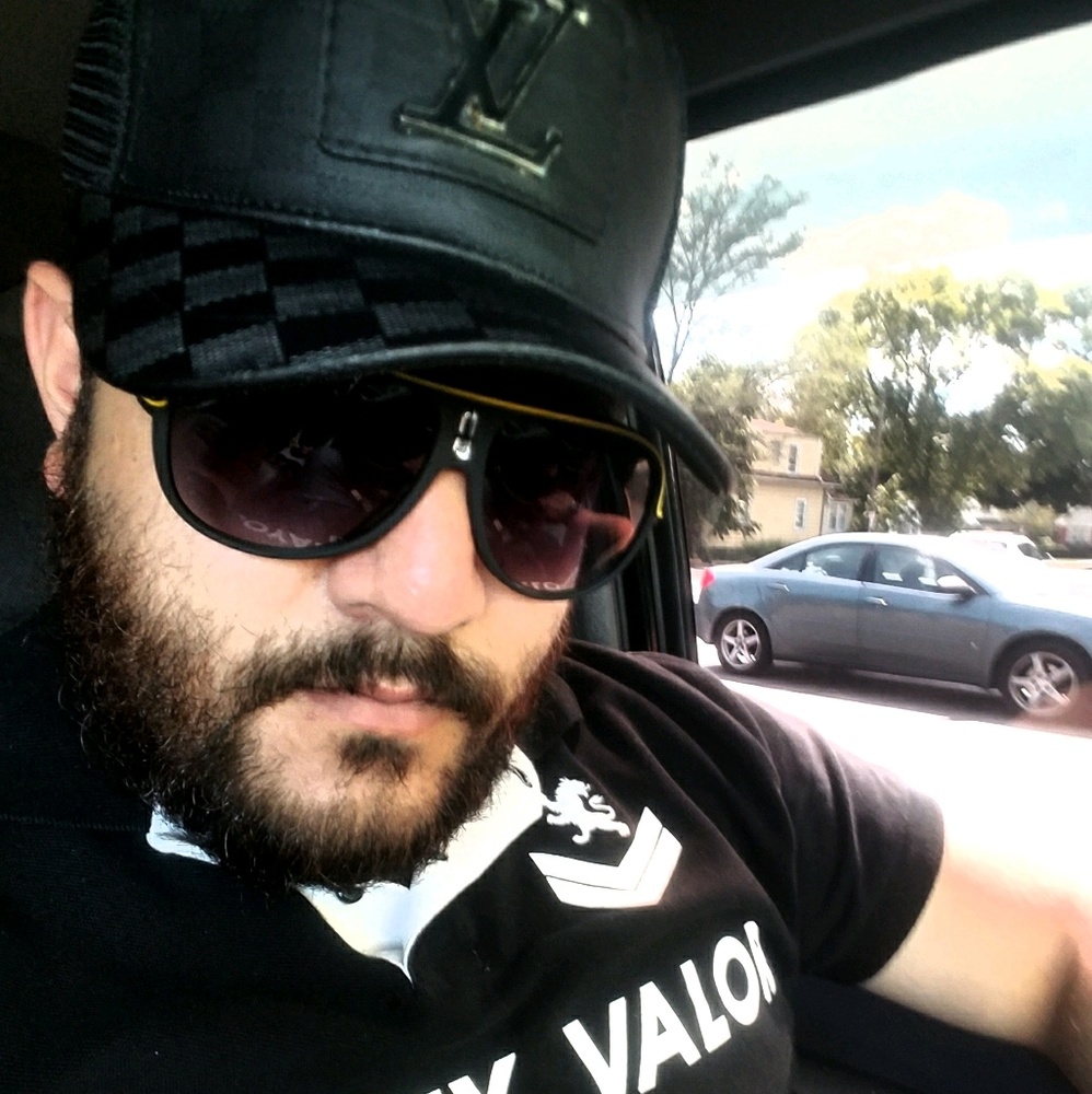 Meet your Posher, Manuel