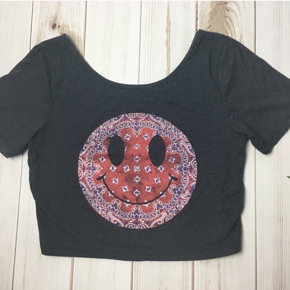 Gray Crop Top Short Sleeve w Red Smiley Face - Picture 1 of 5