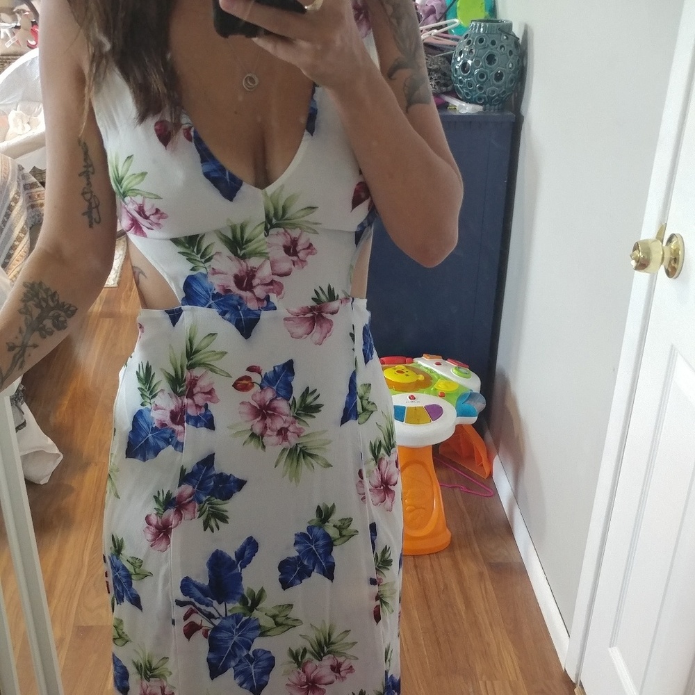 Tropical white floral open back and side dresss