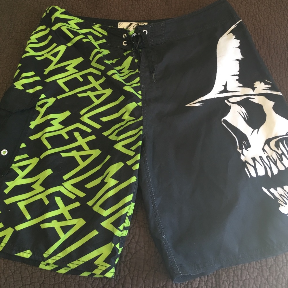 Like new Metal Mulisha board shorts