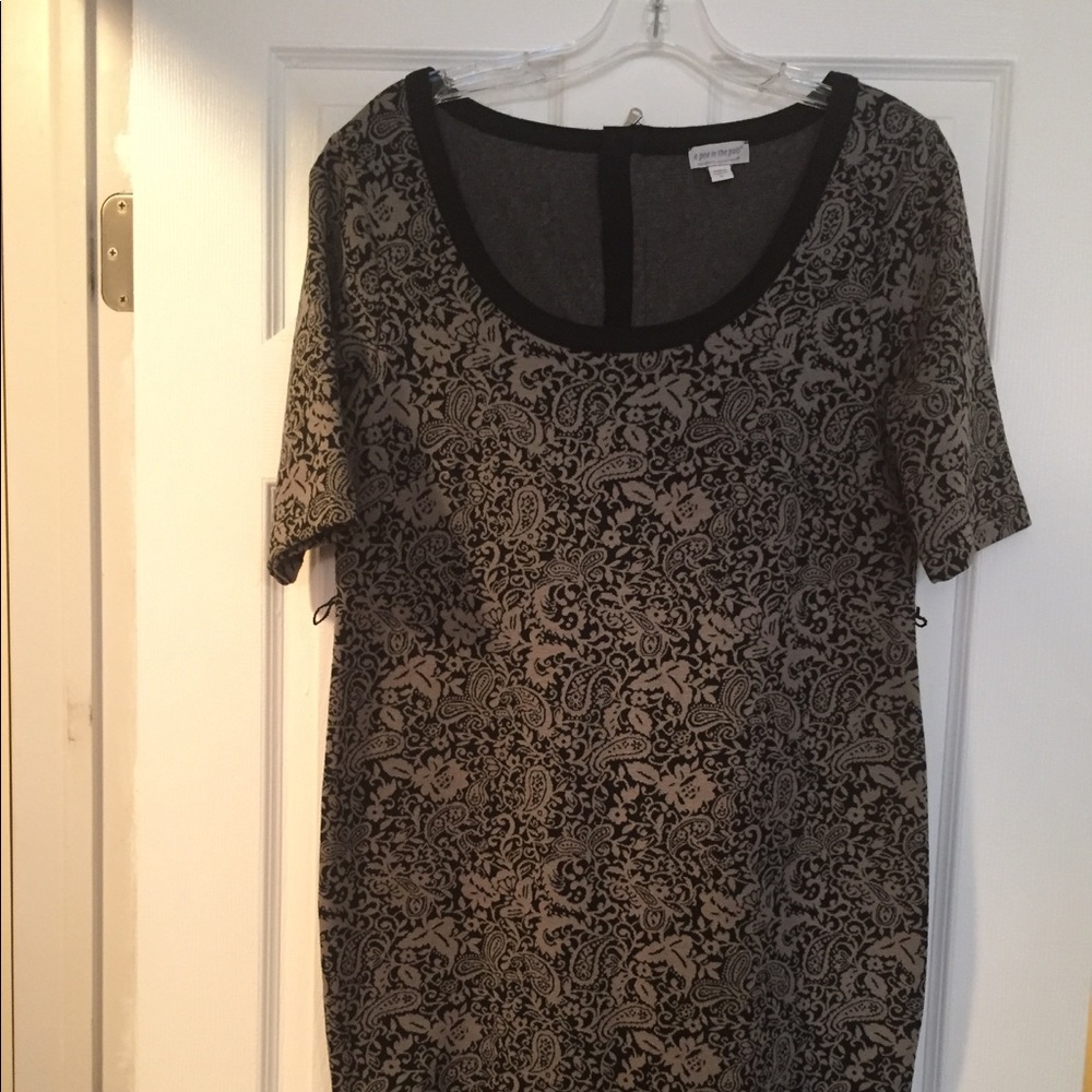 A Pea in a Pod | Maternity Sweater Dress