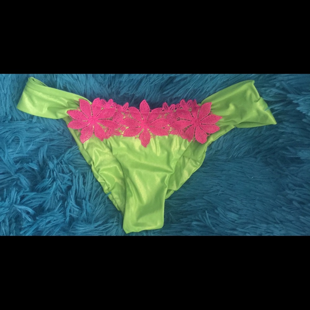 Beach bunny bottoms!!✨✨✨💖🌊 🐰✨✨✨