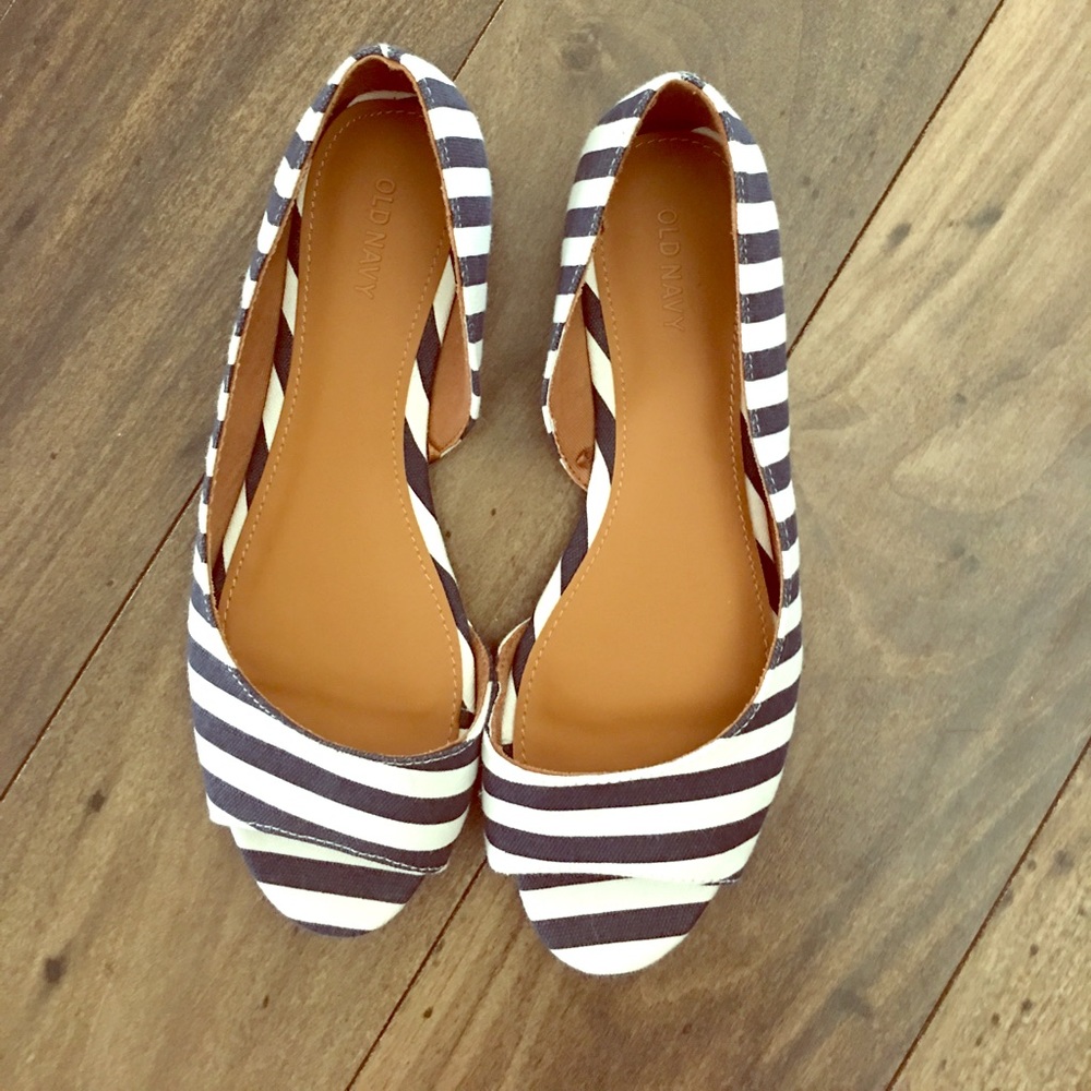 Open toe flats