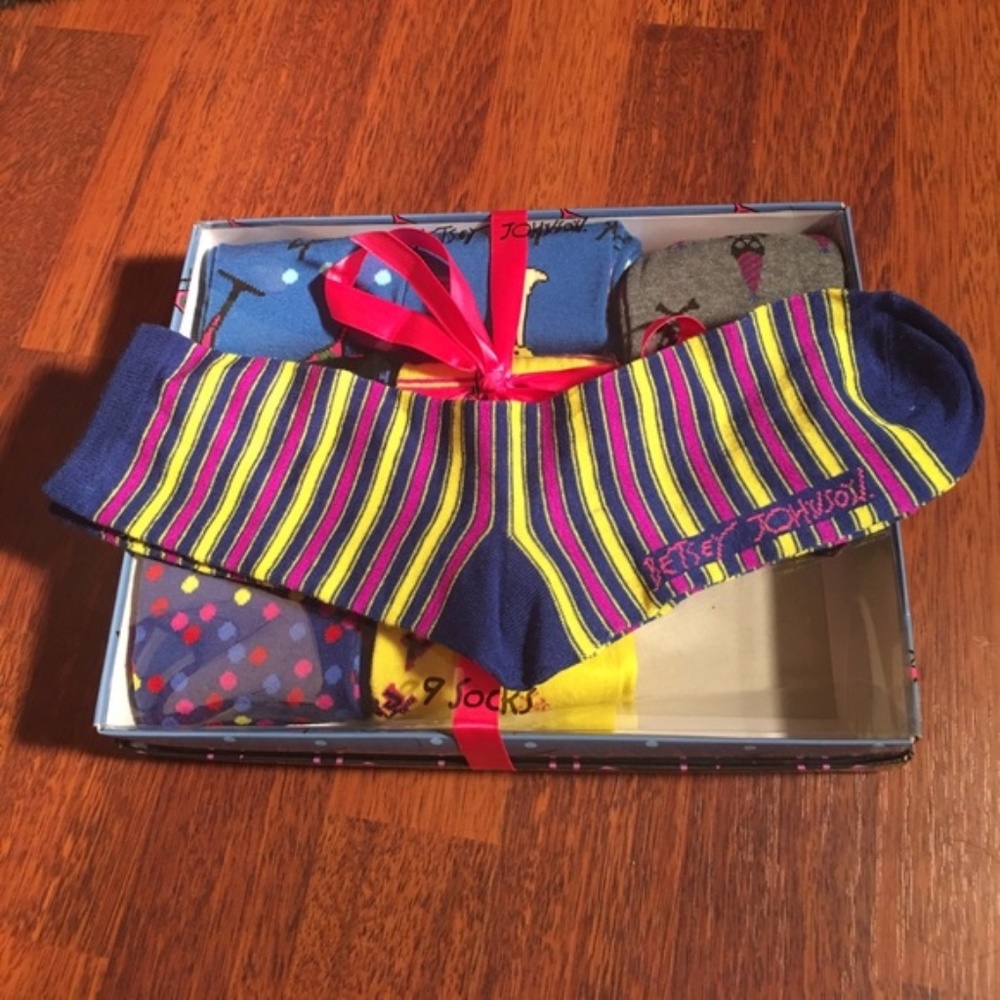 Betsey Johnson 9 Pack Party Crew Socks - Picture 2 of 8