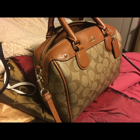 Coach hand bag - Picture 2 of 2