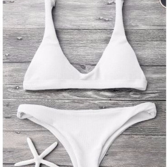 White Thong Bikini (light padding for push up) - Picture 1 of 1