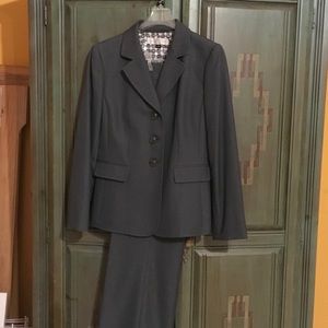 Tahari Grey 2 Piece Business  Pantsuit.