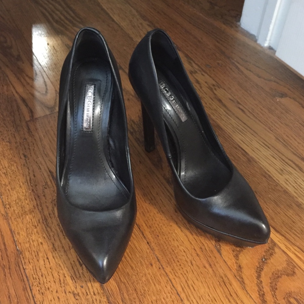 Black BCBG leather heels