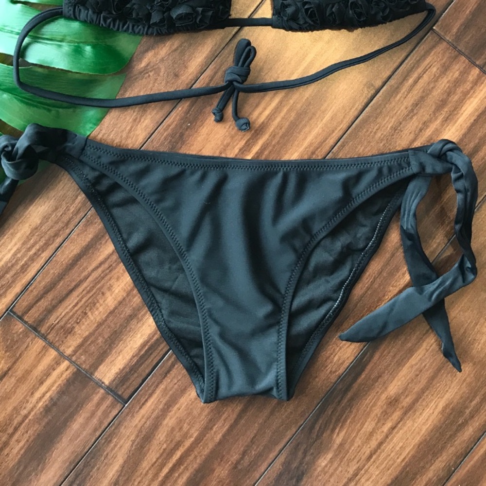 2 Left! Black Bikini Bottoms