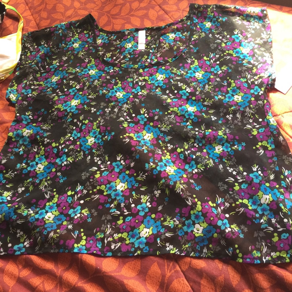 Cute Floral Shirt 👚