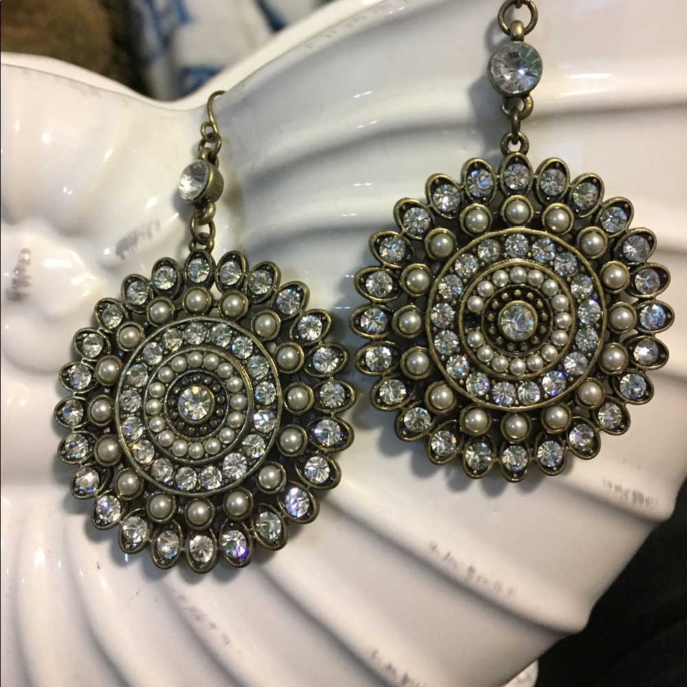 🔥5 for $20🔥Gold tone and Rhinestone Earrings