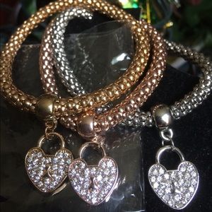 NWT SET 3 stretch bangles with crystal ❤️