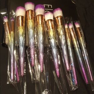 Makeup brushes