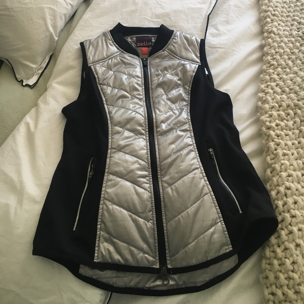Zella vest