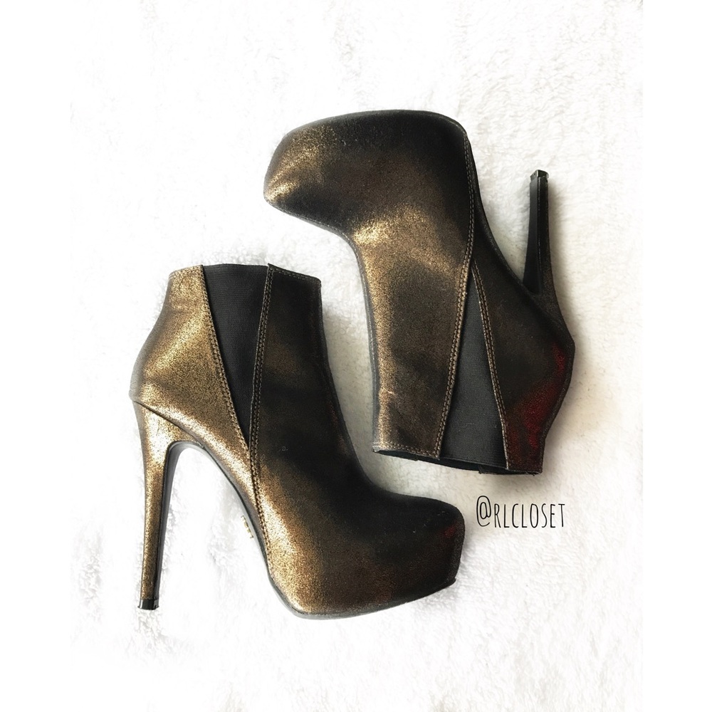 Rock & Republic Georgine Bronze Heeled Bootie