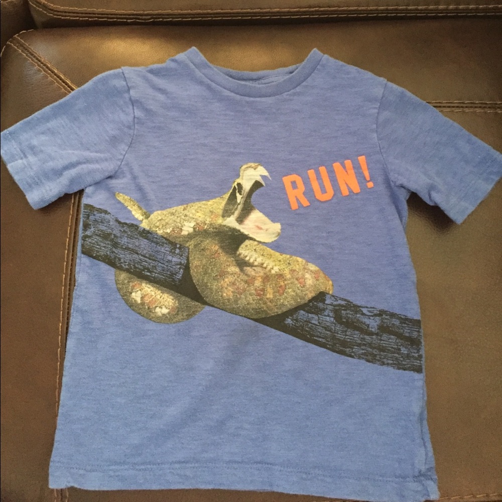 Kids xs gap t shirt