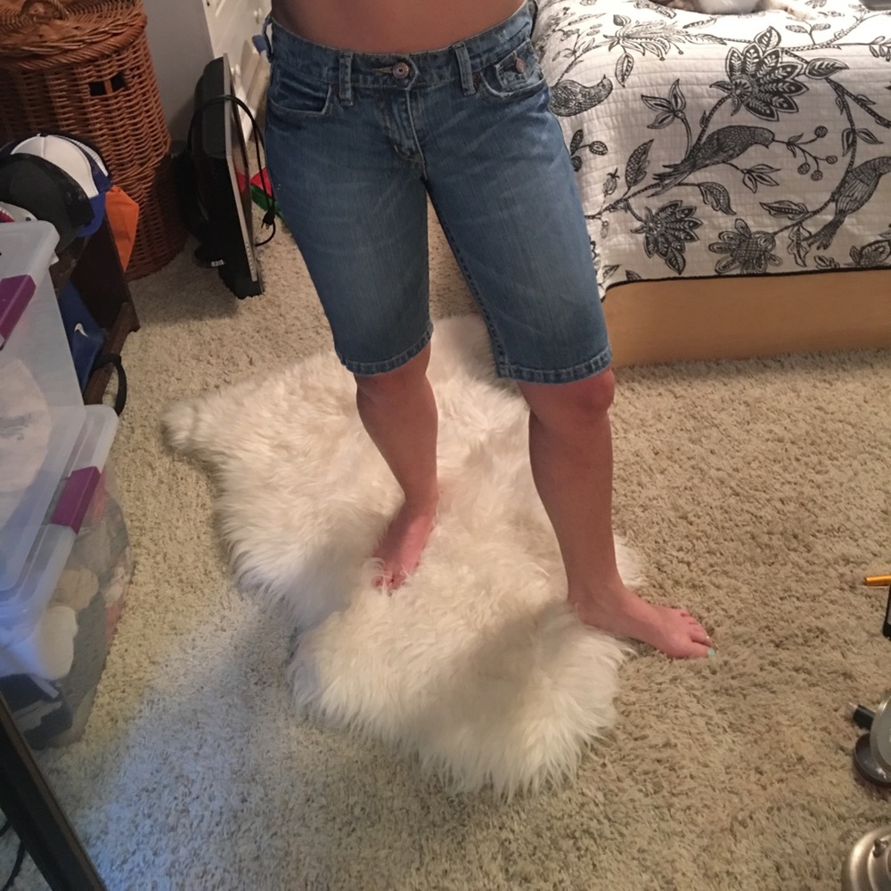 Old Navy Bermuda shorts size 4