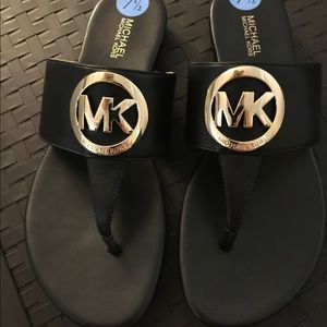 Michael Kors MK logo sandals Brand New! Size 7.5