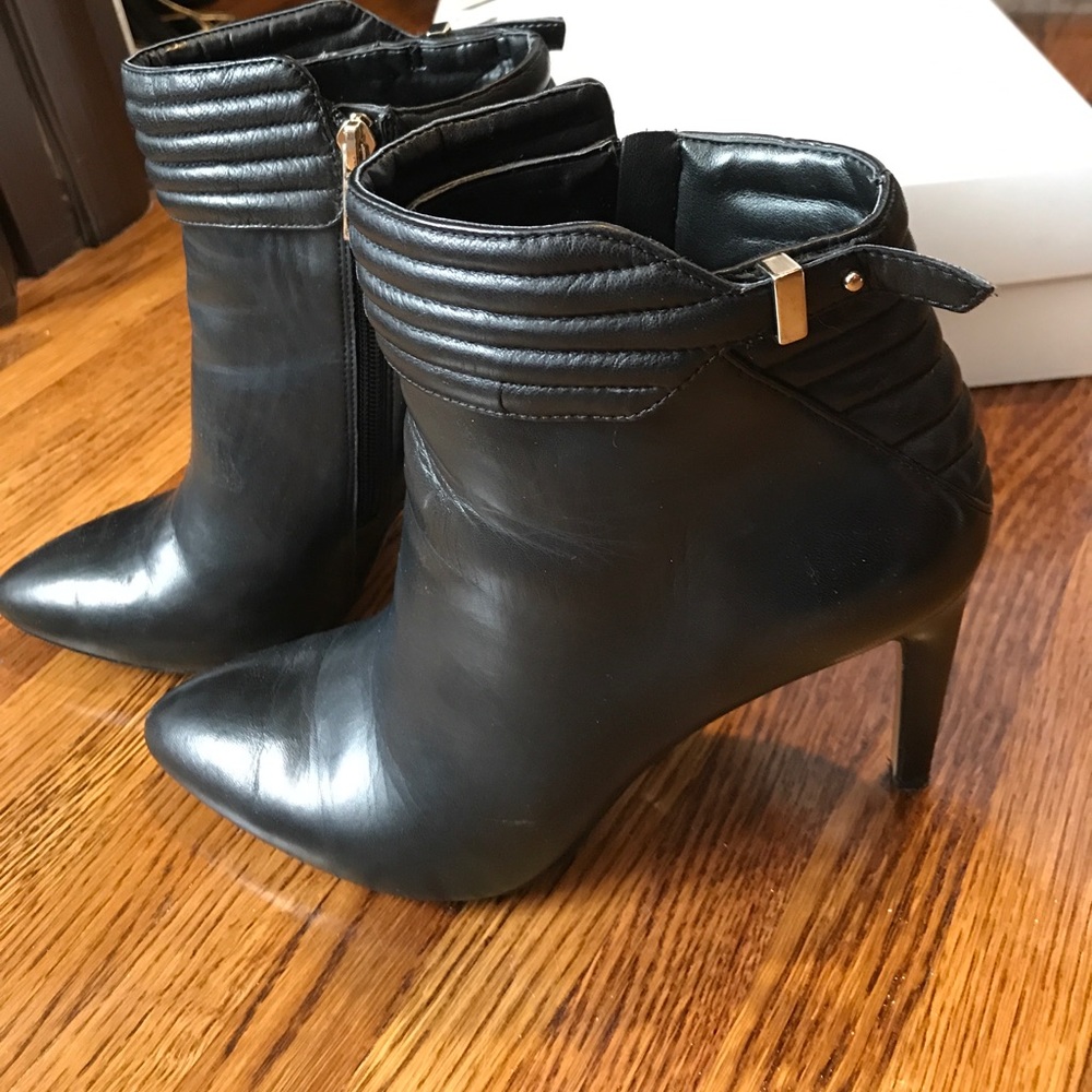 Ann Taylor Maeve high heel black shooter sz 8.5