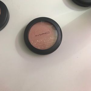 Mac beaming blush