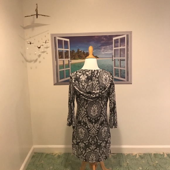 Hooded Beach Cover Up - Picture 5 of 6