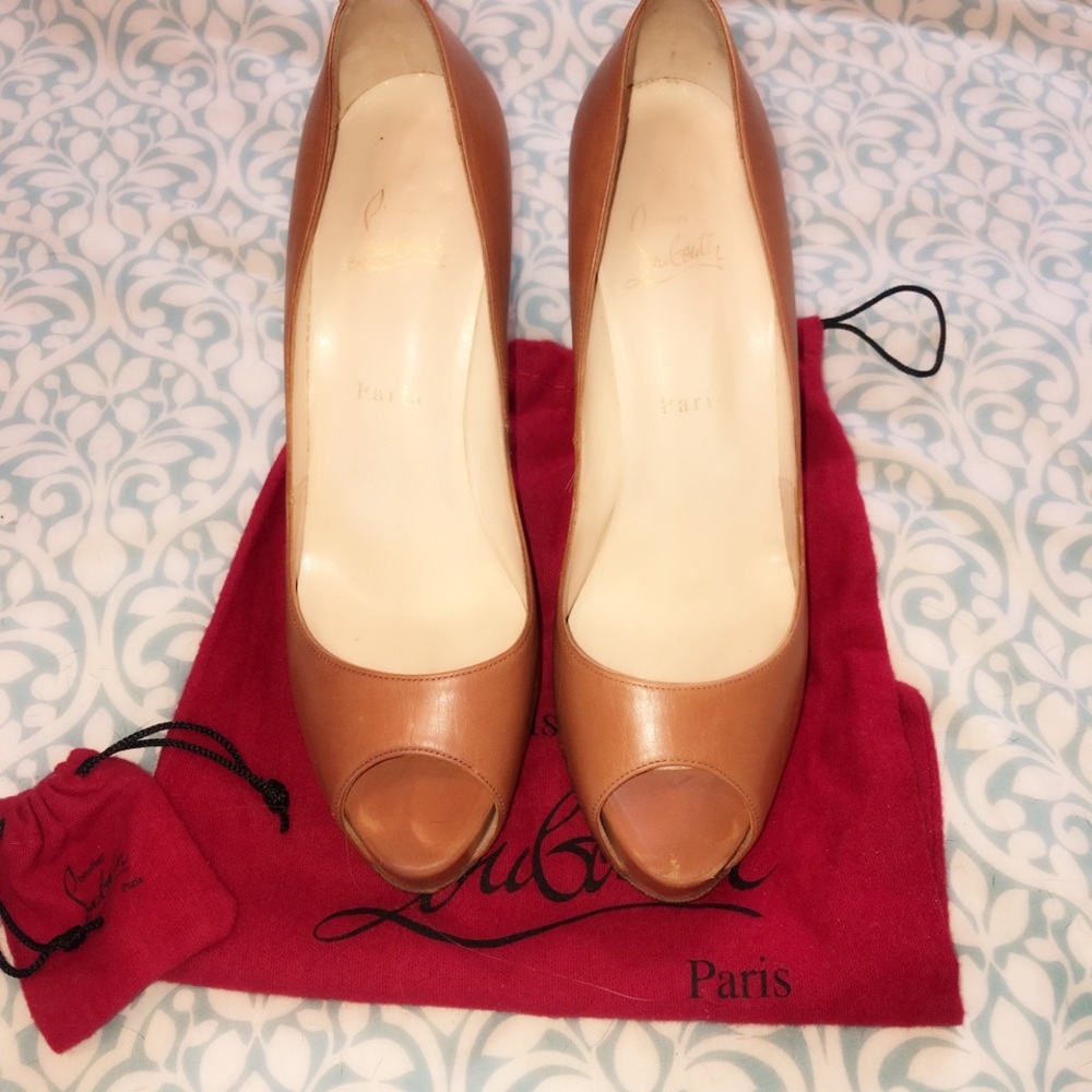 ANOTHER PRICE DROP!! Authentic Christian Louboutin