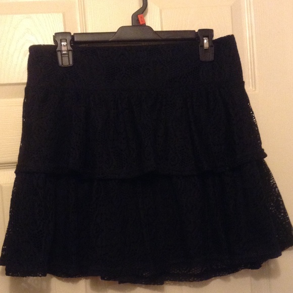 Selena Gomez skirt - Picture 3 of 8