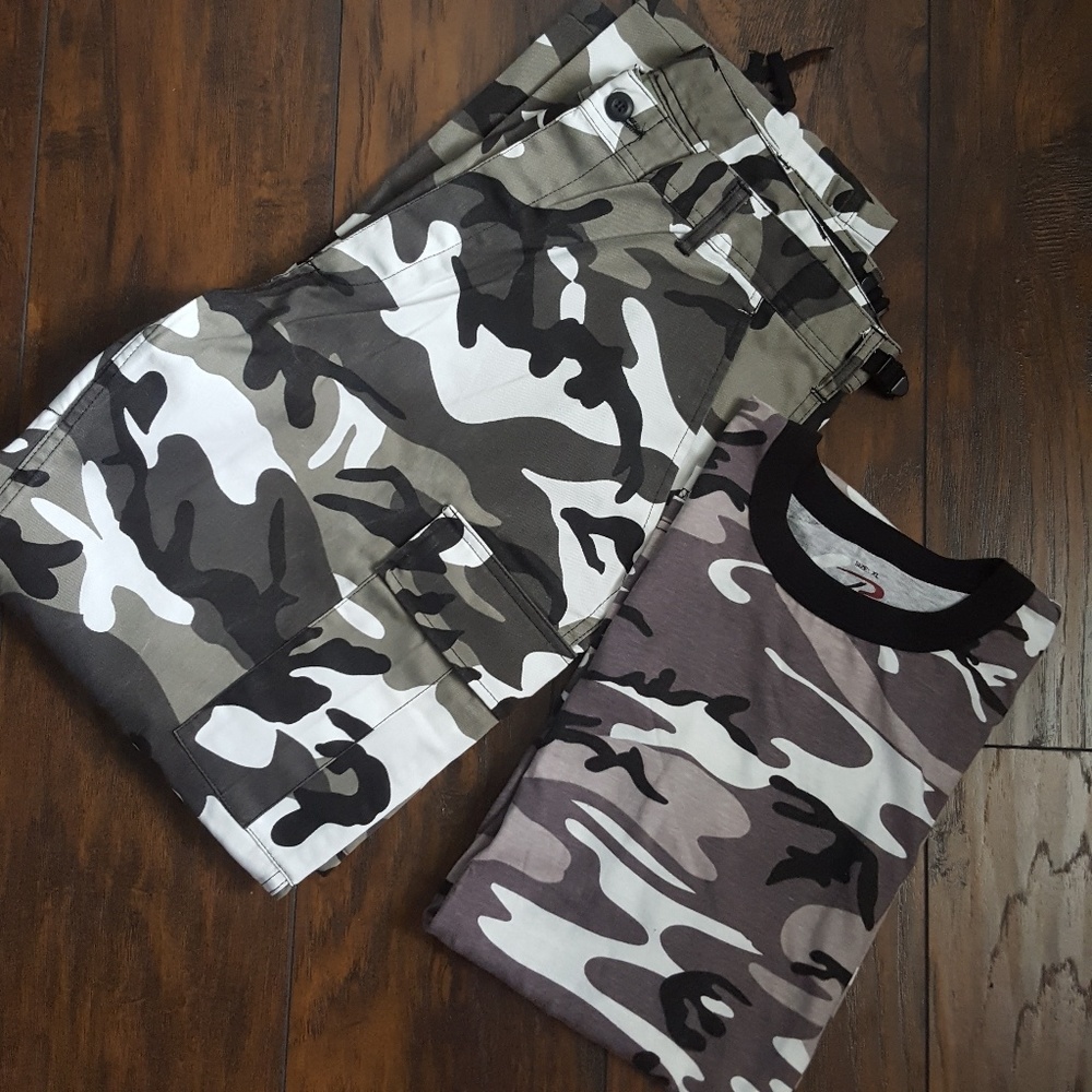 💥 NEW 💥 Camouflage pants only