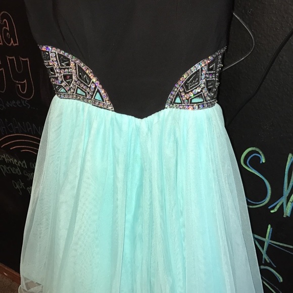 Homecoming Dress - Picture 4 of 5
