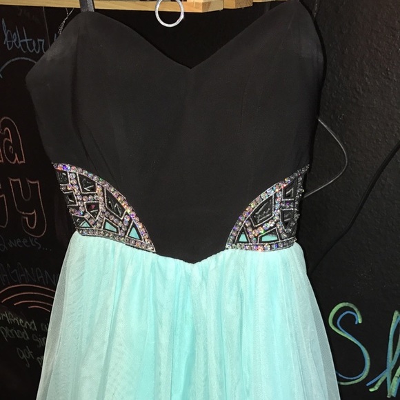 Homecoming Dress - Picture 5 of 5