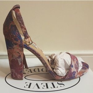 NEW Steve Madden Carrson chunky/block heel!