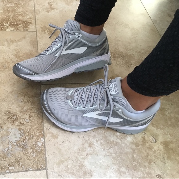 brooks ghost 10 white