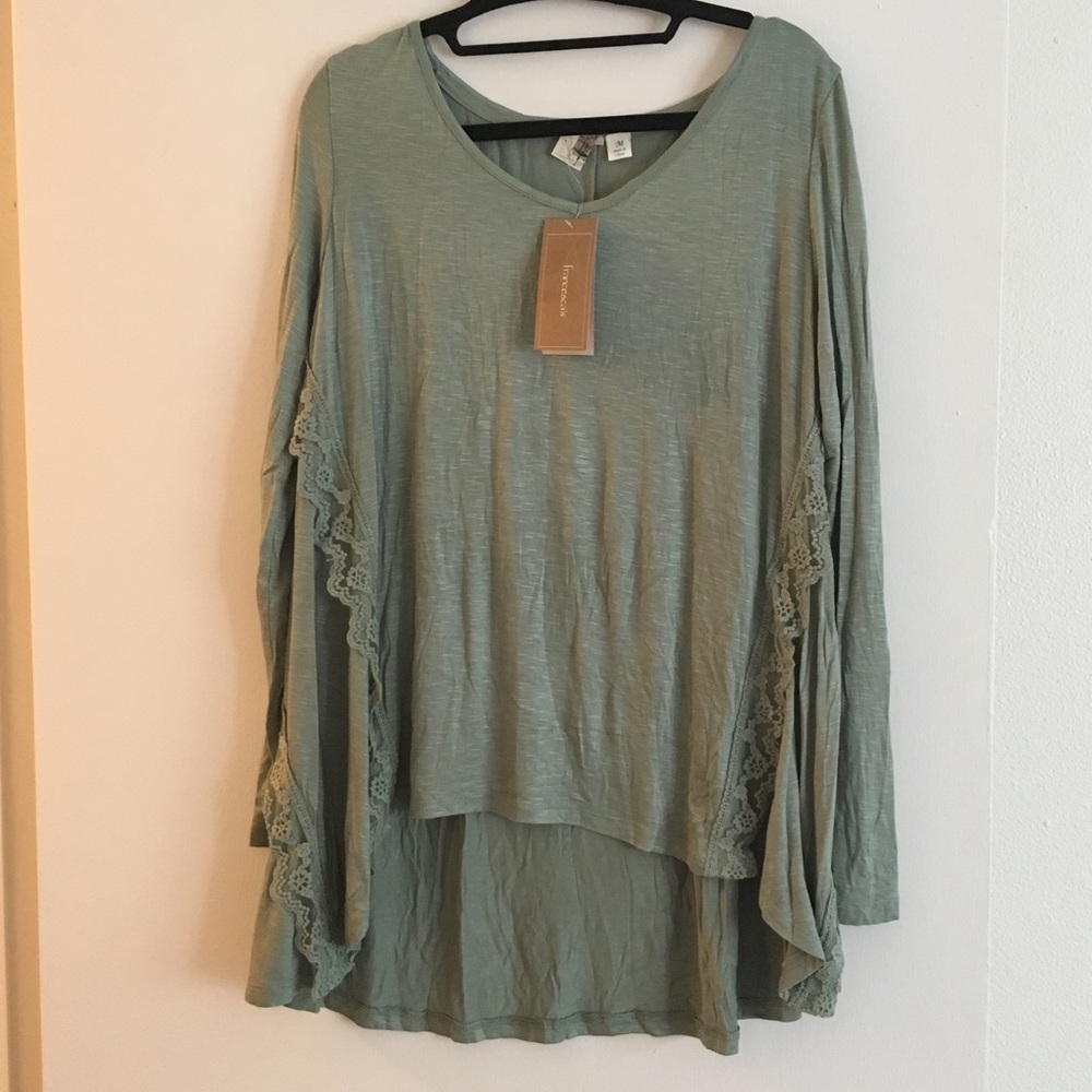 Francesca's green long sleeve lace tee