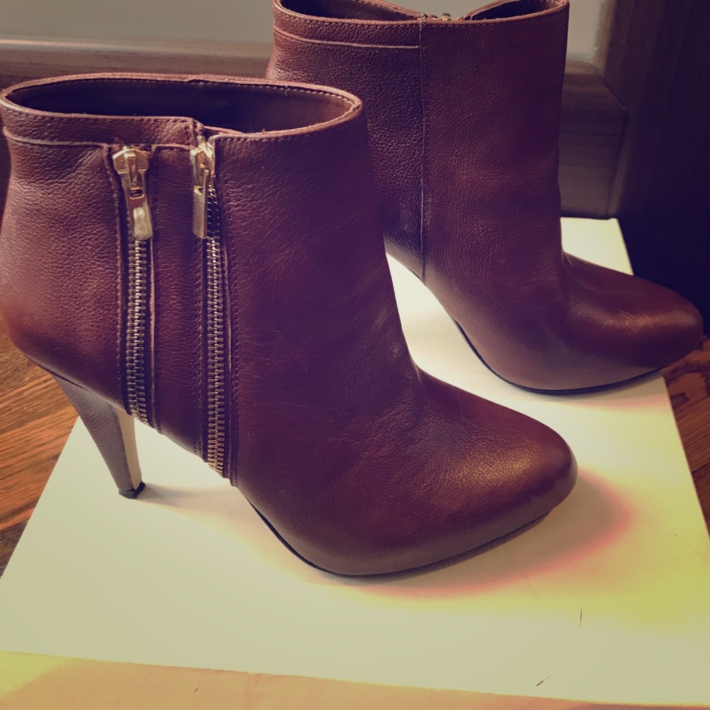 Genuine cognac leather booties with gold hardware