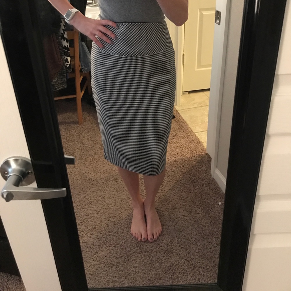 express midi 0 houndstooth skirt new with tags