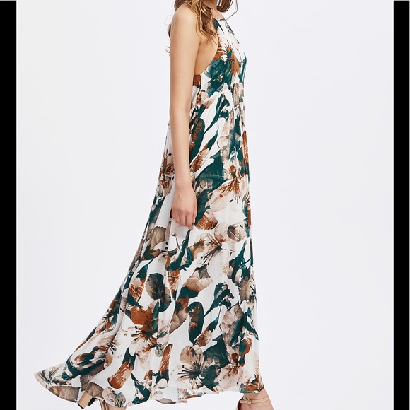 🆕🍂 Beautiful Tropical  Halter Maxi - Picture 4 of 7