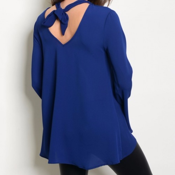 FLARED SLEEVED VNECK TOP - Picture 2 of 2