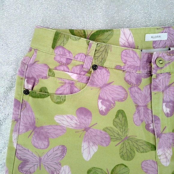 Liz Claiborne Pants - Audra Capri Pant Lime Green Butterfly Print