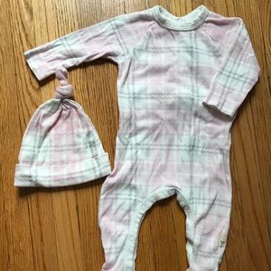 Burts bees layette
