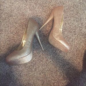 Gold sparkle high heals