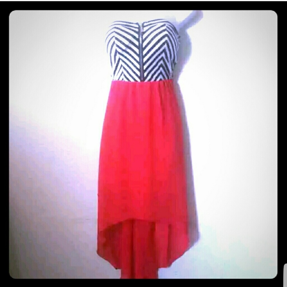 Asymmetrical strapless Dress