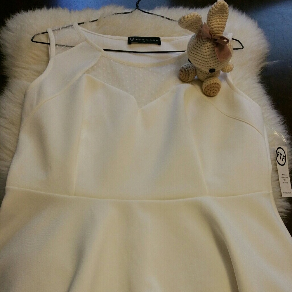 Fashion to figure top