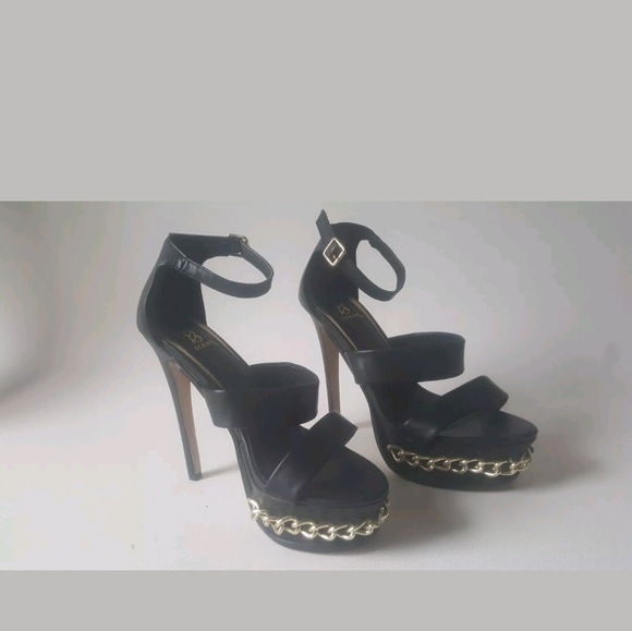 Shoes - Scene Women's black leather high heels